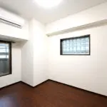 洋室（シックスタイル※階により変動）