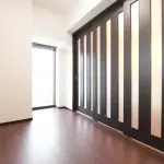 洋室（シックスタイル※階により変動）