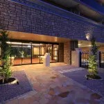 アプローチ（夕景）