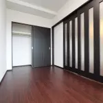 洋室（シックスタイル※階により変動）