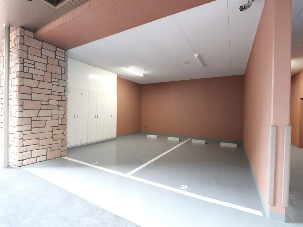 屋内駐車場