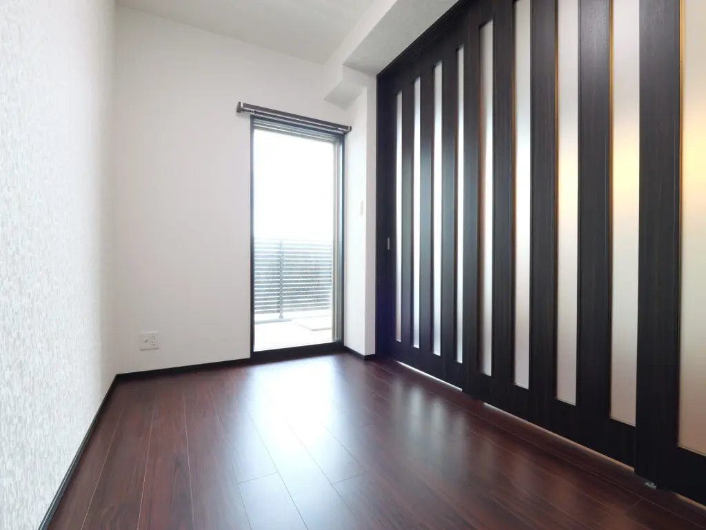 洋室（シックスタイル※階により変動）