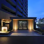 アプローチ（夕景）