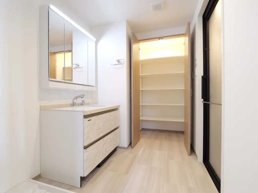 洗面室・リネン庫