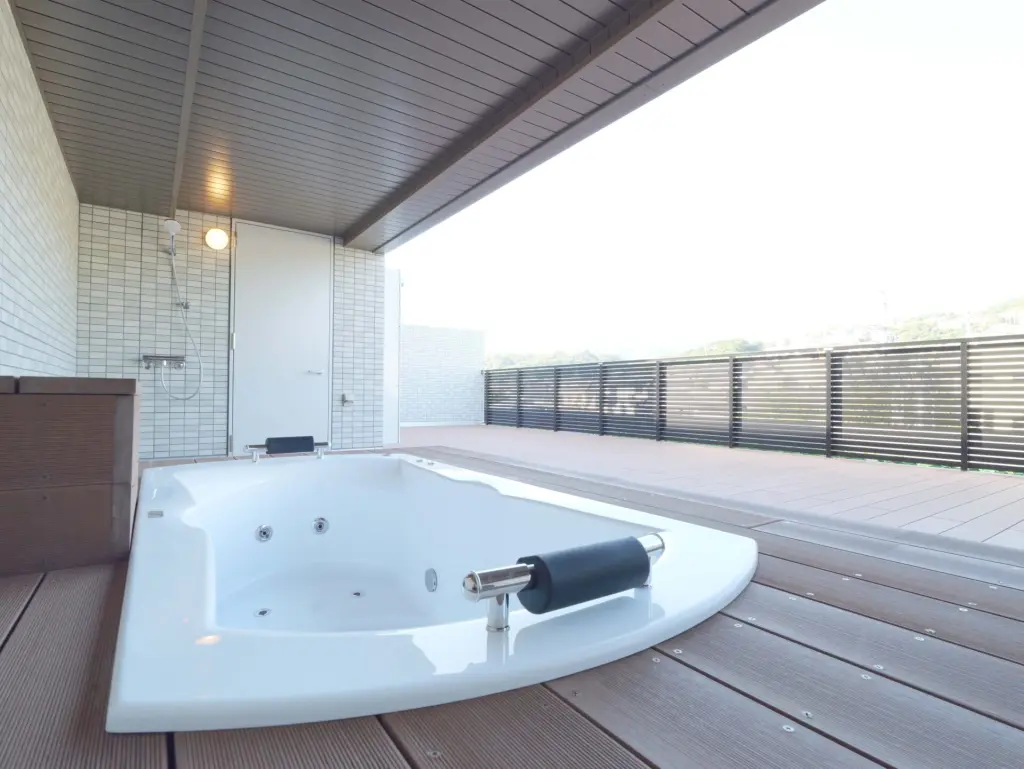 屋外ジャグジー