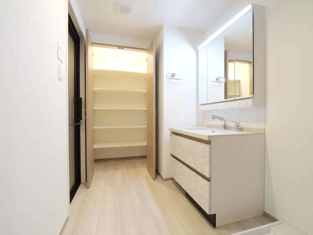 洗面室・リネン庫