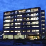 外観（夕景）