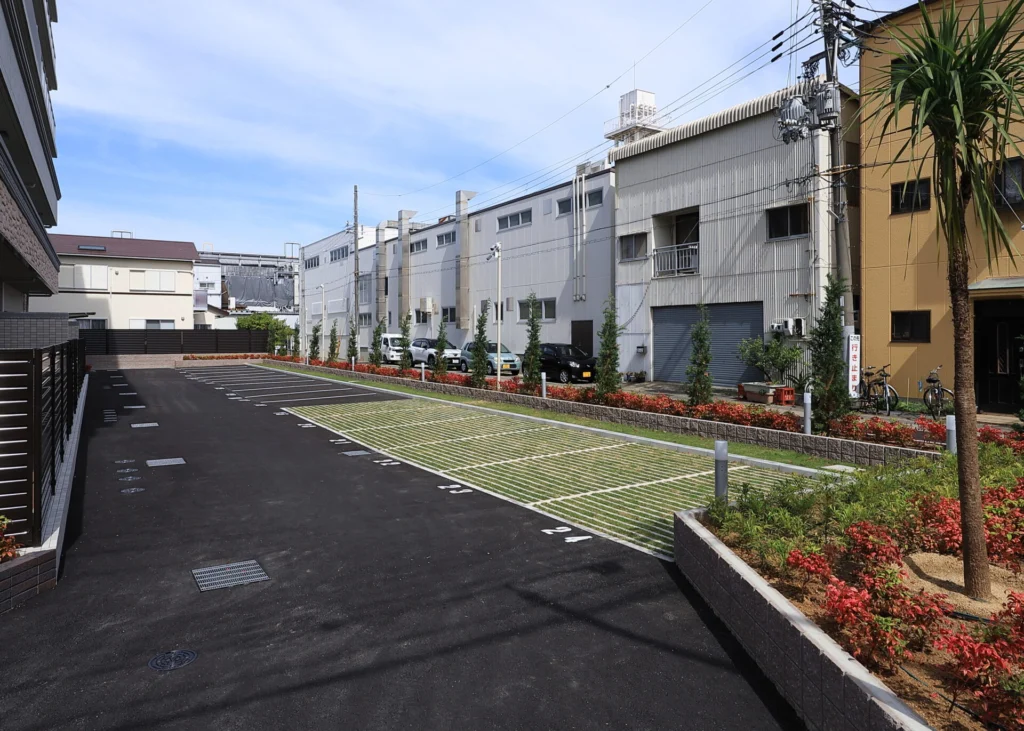 屋外駐車場