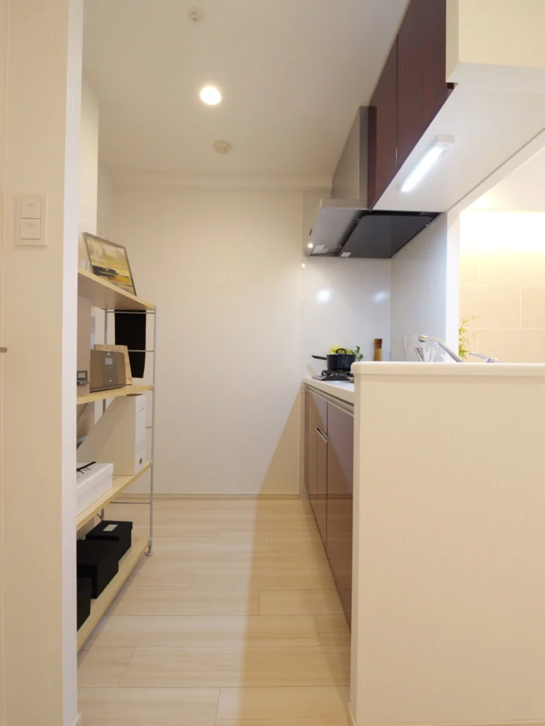 家具付きモデルルーム（ホワイトスタイル）