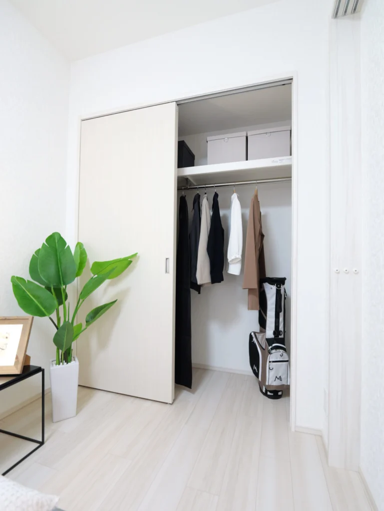 家具付きモデルルーム（ホワイトスタイル）