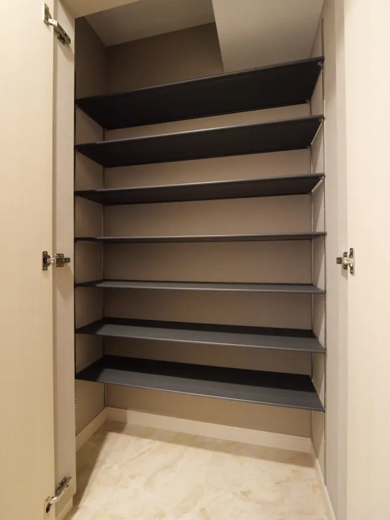 シューズクローゼット①