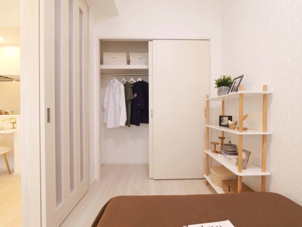 家具付きモデルルーム（ホワイトスタイル）