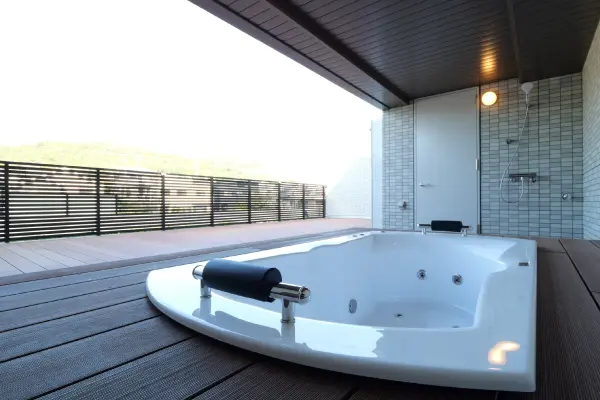 屋外ジャグジー