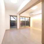 洋室（グレージュタイル※階により変動）