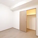 洋室（グレージュタイル※階により変動）