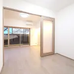 洋室（グレージュタイル※階により変動）