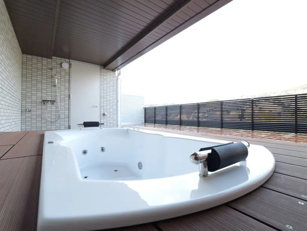 屋外ジャグジー（E,Fタイプ）（写真はプレジオ宝塚ASIANです）